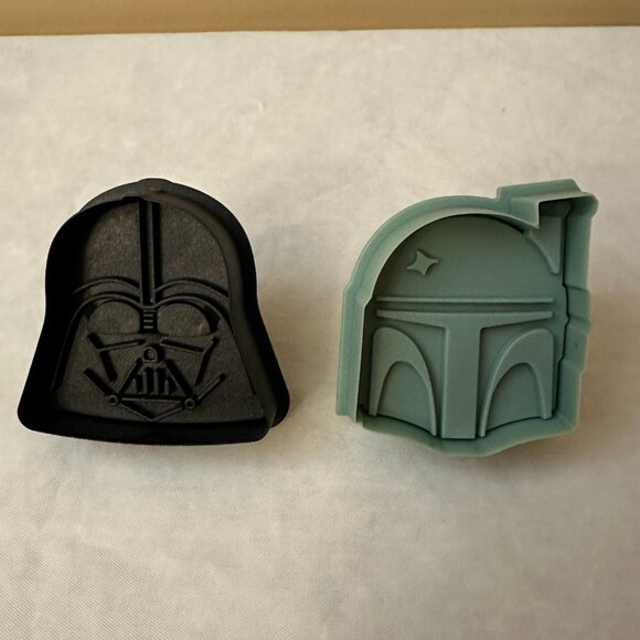 8 pc Star Wars Cooking Bundle / 2 Cookbooks and 6 Cookie Cutters - Picture 7 of 12